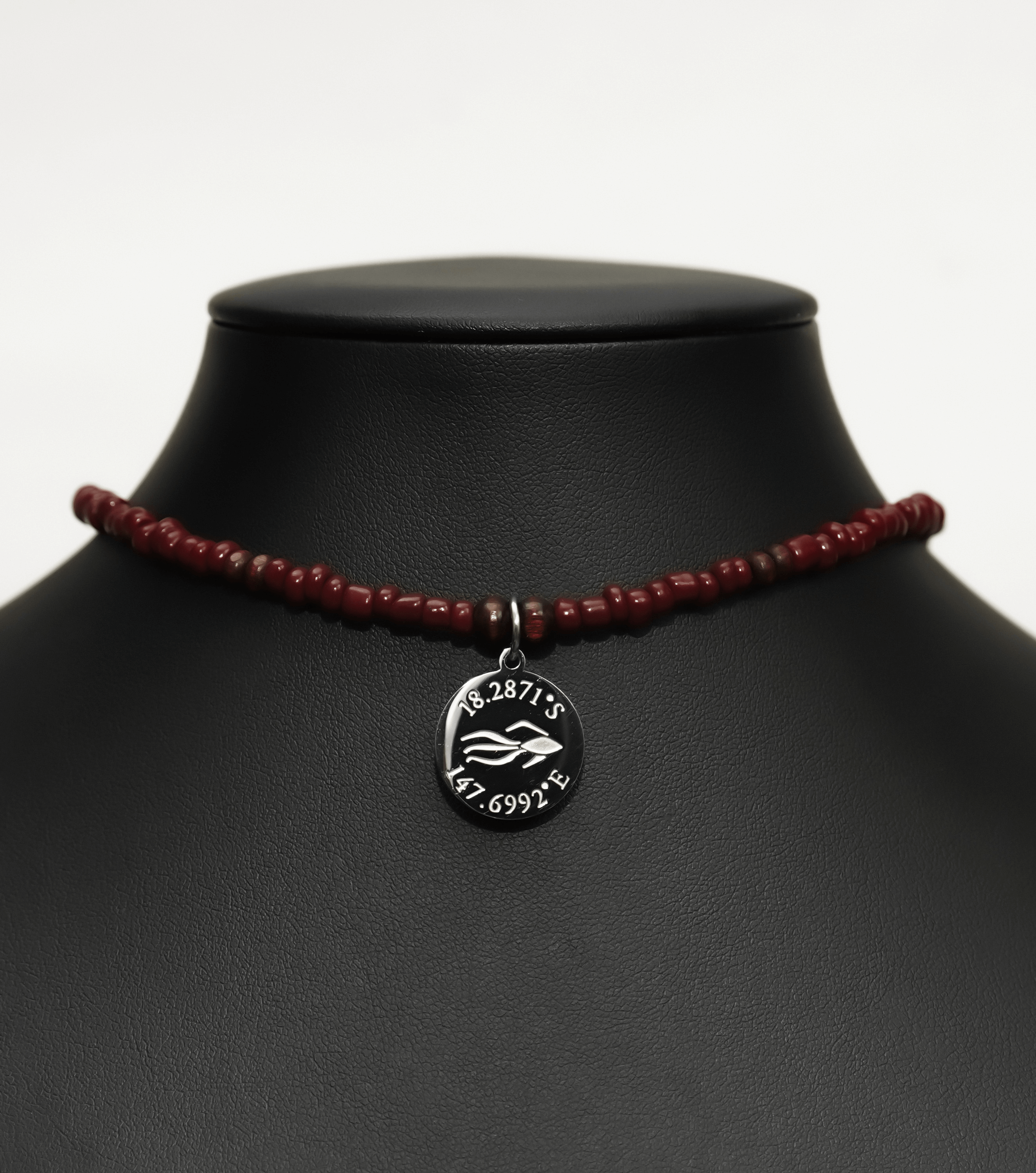 choker, chokers, choker necklace, maroon necklace, maroon choker, beaded pattern necklace, beaded pattern choker, seed bead necklace, seed bead choker, seed beaded choker, red choker, red jewelry, red necklace, dark red choker, dark red necklace, dark red